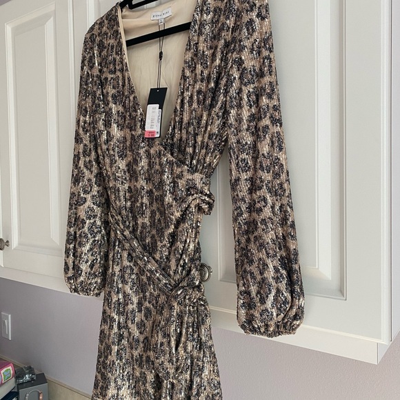Leopard Print Wrap Dress - Picture 6 of 7